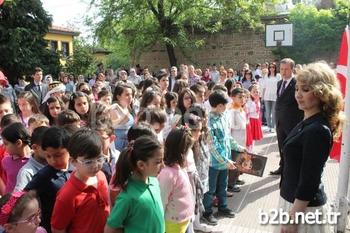 Yarı Tatili İle Birlikte Öğrencileri Karne Heyecanı Sararken, Uzmanlar Karnesi Kötü Olan Öğrenci Velilerine Önemli Uyarılarda Bulundu.