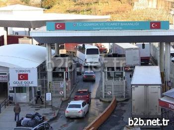 Petrol Fiyatlarındaki Düşüş İle Birlikte Türkiye’de Akaryakıt Fiyatlarının Ucuzlaması Gürcistan’dan Ucuz Akaryakıt Alımlarını Büyük Ölçüde Azaltırken Bu Durum  Sarp Gümrük Kapsındaki Trafiği Rahatlattı.