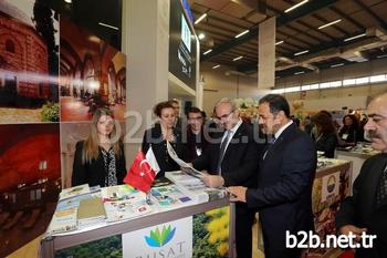 Bursa’nın Büyük Bir ‘şehir Markası’ Olmasını Hedefleyen Bursa Valiliği Emıtt Fuarı’na Çıkarma Yaptı. Bursa Büyükşehir Belediyesi, İlçe Belediyeleri, Stk’lar Ve Bursalı Turizm Yatırımcıları İle Birlikte Fuara Katılan Valilik, 330 Metrekarelik Dev Bir Stantla Bursa’yı Türk Ve Dünya Turizmcilerine Tanıtmayı Hedefliyor.