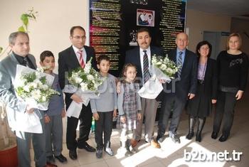 Balıkesir’in Edremit İlçesinde 2014-15 Eğitim Öğretim Yılı 1. Dönemi İstiklal İlkokulunda Düzenlenen Tören İle Sona Erdi.