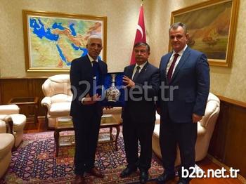 Marmarabirlik Yönetim Kurulu Başkanı Hidamet Asa, Milli Savunma Bakanı İsmet Yılmaz’ı Ziyaret Ederek Zeytin Hakkında Bilgiler Verdi.