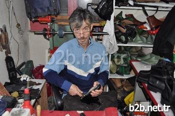 35 Yıldır Ayakkabıcılık Mesleği Yapan İbrahim Koçman, Kepenk Kapama Noktasına Geldiklerini Söyledi.