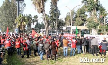 Birleşik Metal-iş Sendikası İle Türkiye Metal Sanayicileri Sendikası Arasında Yürütülen Toplu İş Sözleşmesi Görüşmelerinde Anlaşmaya Varılamayınca, Mersin'de Çimsataş Fabrikası'nda Çalışan Birleşik Metal İş Sendikası Üyesi 540 İşçi Grev Başlattı.