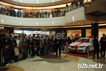 Gaziantep’in Alış Veriş Merkezi Sanko Park, Yeni Yıla Girerken Bir Ziyaretçisini Bmw 5,20i Sahibi Yaptı.