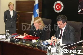 Ekonomi Bakanı Nihat Zeybekci, Finlandiya Avrupa İşleri Ve Ticaret Bakanı Lenita Toivakka Ve Beraberindeki Heyetle Ekonomi Bakanlığı’nda Bir Araya Geldi. Türkiye Ve Finlandiya’dan Çok Sayıda İş Adamının Da Katıldığı Görüşmede İki Ülke Arasında Ekonomik Ve Ticaret Ortak Komisyonu’nun (jetco) Kuruluşunu İçeren Jetco Anlaşması Da İmzalandı.