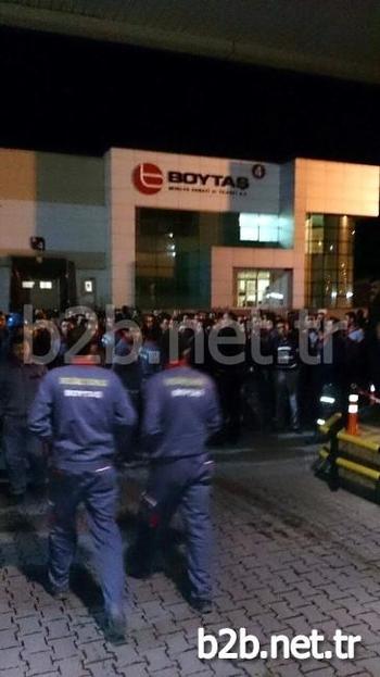 Kayseri’de Boytaş Mobilya Sanayi Ve Ticaret A. Ş.’de Çalışan İşçiler, Maaşlarına Yeterli Zam Yapılmadığını İddia Ederek Grev Yaptı.