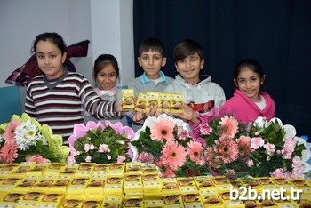 Başbakan Ahmet Davutoğlu’nun Ak Parti Manisa İl Başkanlığı Kongresi’nde Müjdesini Verdiği Okul Sütü Projesi Yanında Okul Üzümü Dağıtım Projesi, Manisa’da Başladı.