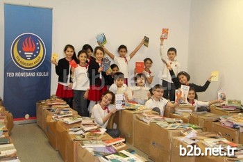 Ted Rönesans Koleji Öğrencileri, “herkes Kitap Okuyabilsin” Diye ‘kamu Alanlarına Kitap Bırakma Projesi’ Başlattı.