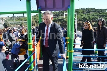 Balıkesir’in Ayvalık İlçesinde, Türkiye Kalkınma Ajansı İle Güney Marmara Kalkınma Ajansı (gmka) Tarafından Desteklenen Ve İlçe Milli Eğitim Müdürlüğü Bünyesinde Oluşturulan Engelsiz Hayat Projesi Kapsamında, Aliçetinkaya Orta Okulu Bahçesinde Düzenlenen Engelsiz Yaşam Oyun Parkuru’nun Açılışı Gerçekleştirildi.