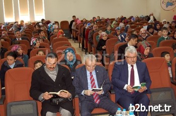 Çankırı'da Öğrenciler ‘çocuğumla Okuyorum’ Projesi Kapsamında Haftada Bir Gün Aileleriyle Birlikte Kitap Okuyor.