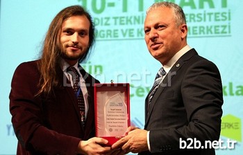 Yıldız Teknik Üniversitesi (ytü) Çevre Kulübü’nün Düzenlediği ‘yeşil Sektör 2015’de Sektörün Önde Gelen Firmaları, Öğrencilerle Buluşturdu. Ytü Rektörü İsmail Yüksek (sağdaki), Büyüme Hedefinin Yanında Sürdürülebilir İş Konseptine Dikkat Edilmesi Gerektiğini İfade Etti.