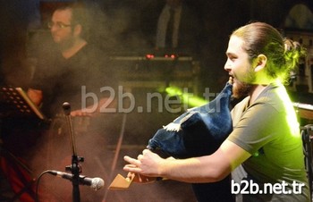 Yıldız Teknik Üniversitesi (ytü) Müzik Kulübü Tarafından Of Hayrat, Kültür Ve Dayanışma Derneği'nin Katkılarıyla Düzenlenen 'karadeniz Gecesi' Etkinliği Ytü Davutpaşa Kampüsü Kongre Ve Kültür Merkezi'nde Gerçekleştirildi.