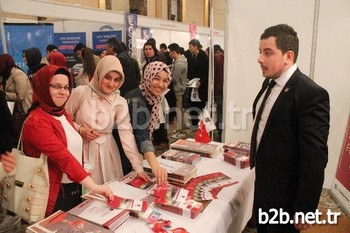 Konya’da Üniversiteye Hazırlanan Öğrencilerin Bir Araya Geldiği 10. Educaturk Tanıtım Ve Eğitim Günleri Başladı. Bu Kapsamda Nişantaşı Üniversitesi Yetkilileri, Üniversite Hayali Kuran Öğrencilere Bilgi Verdi.